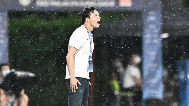 今日焦点战预告18:00韩职联升降级附加赛 釜山偶像vs水原FC、金浦FCvsFC江原 首回合谁能先拔头筹？20:00亚冠赛事武汉三镇 VS 浦项制铁，武汉三镇能否捍卫主场颜面？03:00 英超赛场谢菲尔德联 VS 利物浦，谢菲尔德联临阵换帅，利物浦笑纳三分？04:15 英超 曼联 VS 切尔西，红蓝大战，曼联内部频传将帅不合之声，切尔西乘势再取一胜？事件图片报：穆勒想再踢一年，若续约他希望不降薪&转会想去欧冠球队德媒《图片报》报道称，穆勒还想要再踢一年，如果和拜仁续约他希望的是不降薪。